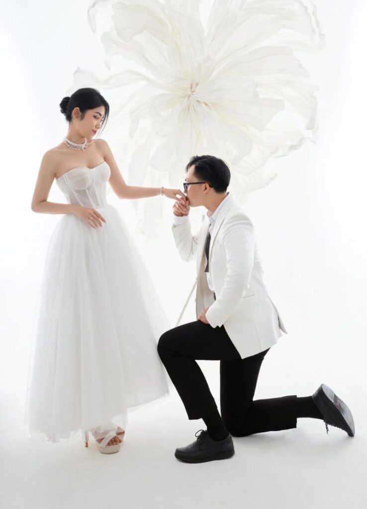 Concept Chụp Ảnh Cưới Trong Studio