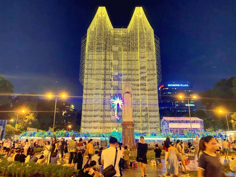Nhà Thờ Đức Bà